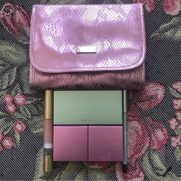 Mally Beauty Makeup Kit - Picture 1 of 10
